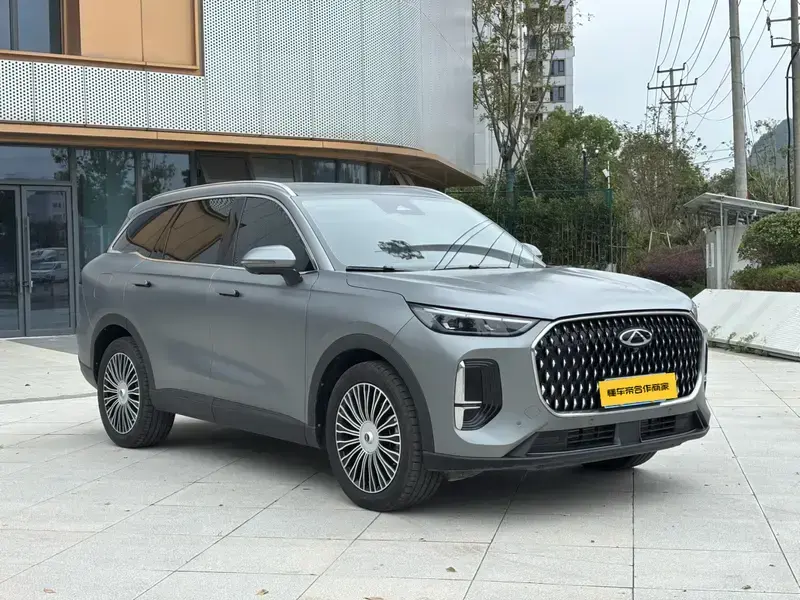 2024 Chery Tiggo 8L с пробегом 3 500 км