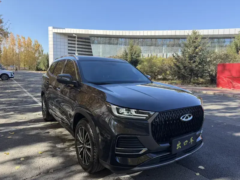 2025 Chery Tiggo 8 с пробегом 17 000 км