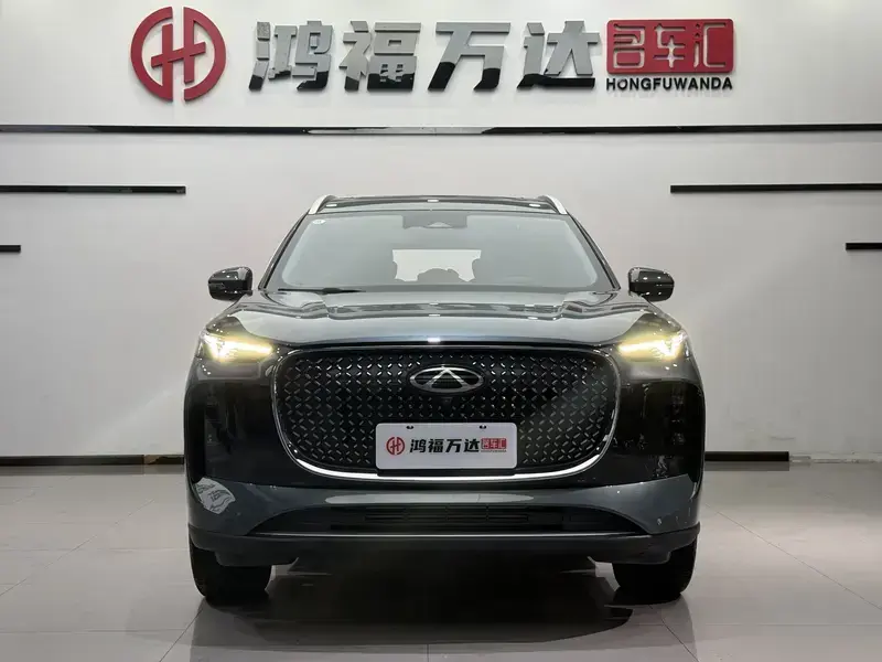 2025 Chery Tiggo 8 Plus с пробегом 12 000 км