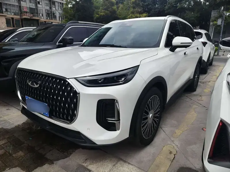 2024 Chery Tiggo 8L с пробегом 10 000 км