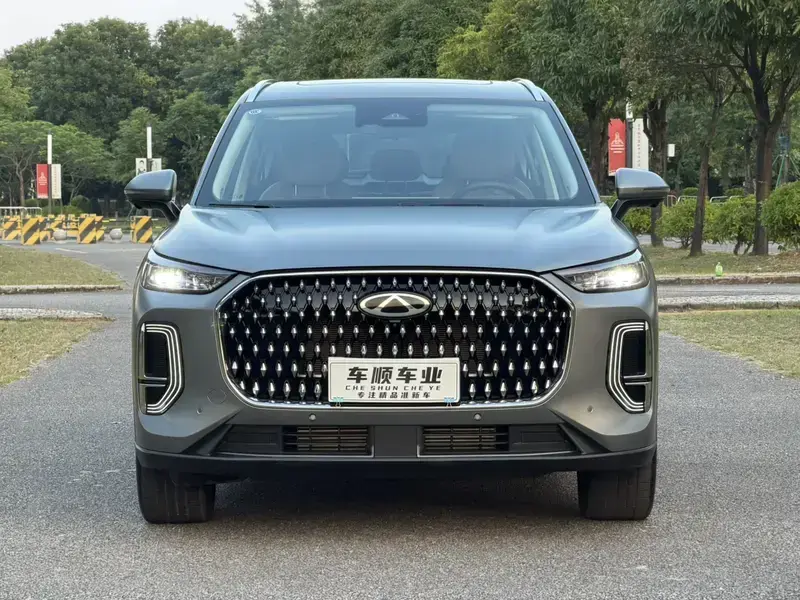 2024 Chery Tiggo 8L с пробегом 12 000 км