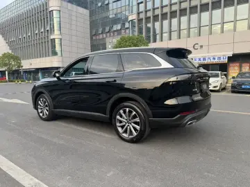 2025 Chery Tiggo 8L с пробегом 10 000 км