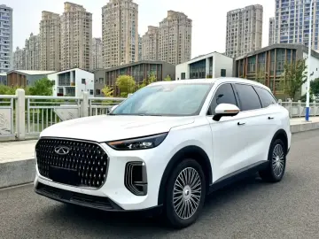 2024 Chery Tiggo 8L с пробегом 10 000 км