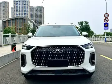 2024 Chery Tiggo 8L с пробегом 10 000 км