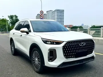 2024 Chery Tiggo 8L с пробегом 10 000 км