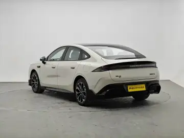 2026 Chery Fulwin A9 с пробегом 200 км
