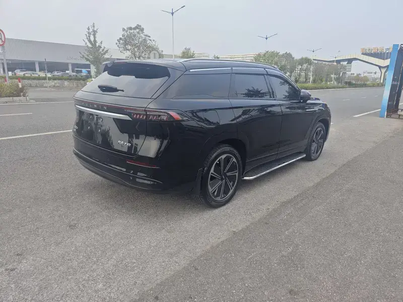 2025 Chery Fulwin T10 с пробегом 8 000 км