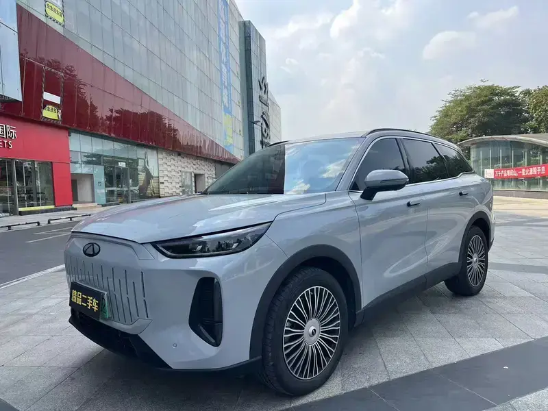 2024 Chery Fulwin T9 с пробегом 40 000 км