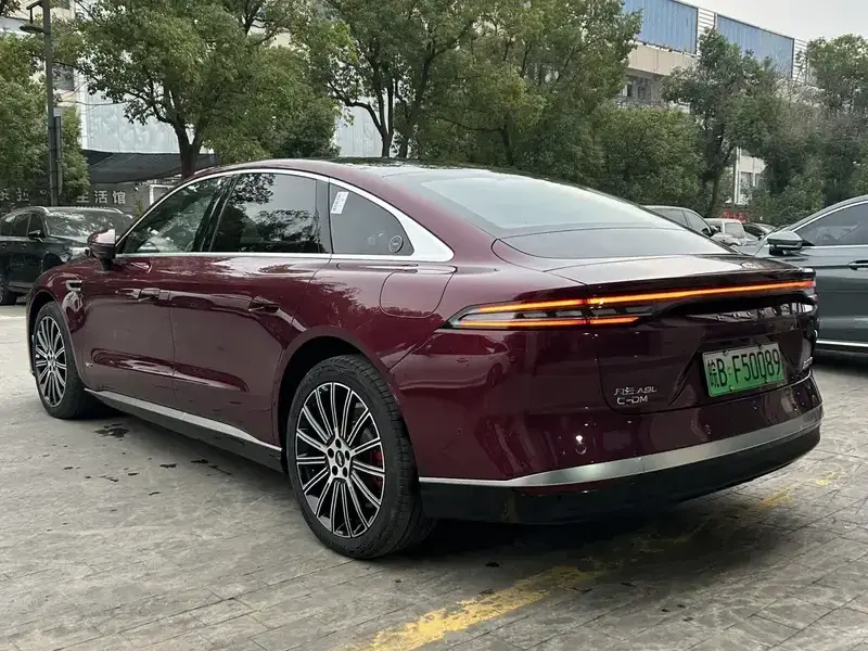 2025 Chery Fulwin A9L с пробегом 9 000 км