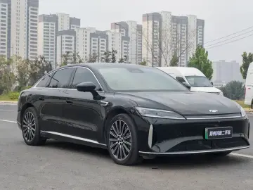2025 Chery Fulwin A9L с пробегом 27 000 км