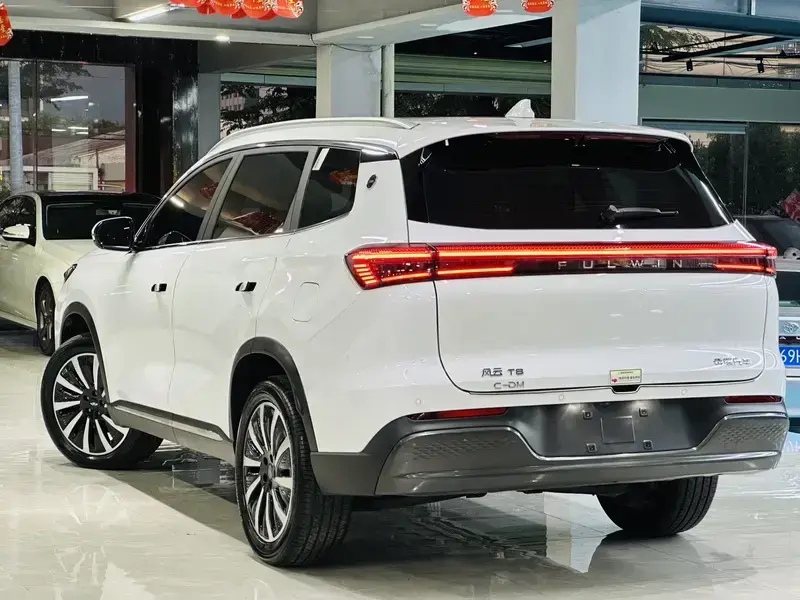 2025 Chery Fulwin T8 с пробегом 20 000 км
