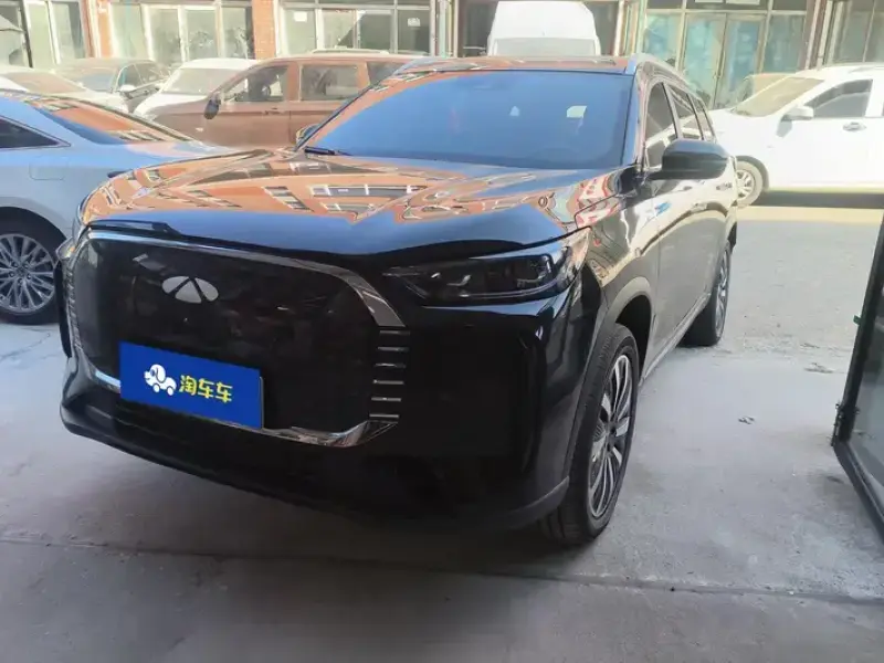 2025 Chery Fulwin T8 с пробегом 9 000 км