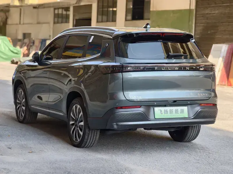 2025 Chery Fulwin T8 с пробегом 22 000 км