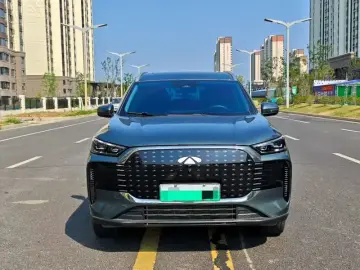 2025 Chery Fulwin T8 с пробегом 18 000 км