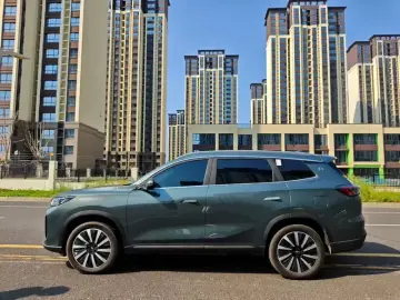 2025 Chery Fulwin T8 с пробегом 18 000 км