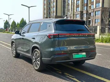 2025 Chery Fulwin T8 с пробегом 18 000 км