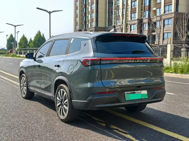 2025 Chery Fulwin T8 с пробегом 18 000 км