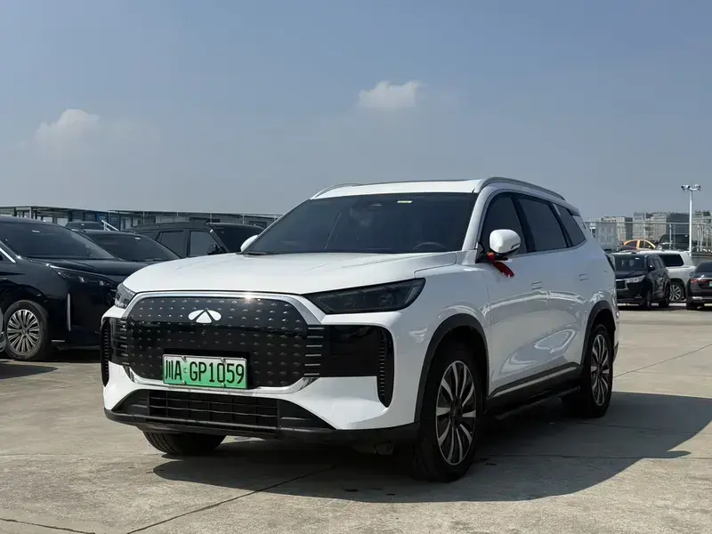 2025 Chery Fulwin T8 с пробегом 12 000 км