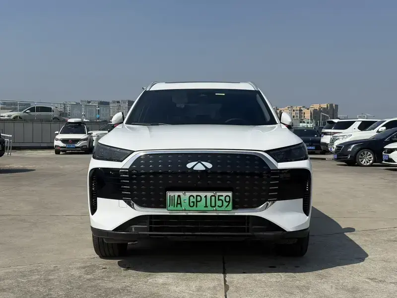 2025 Chery Fulwin T8 с пробегом 12 000 км