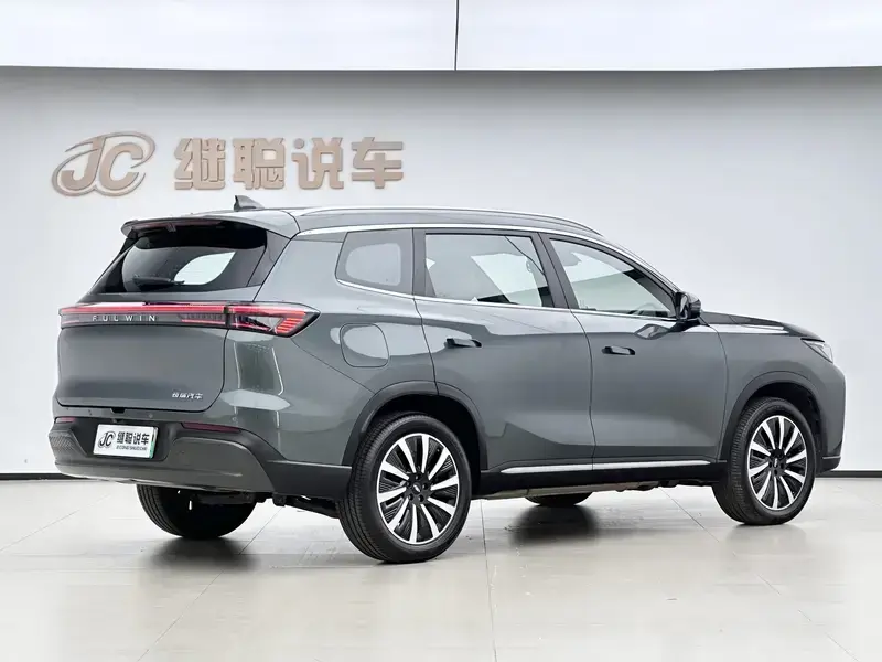 2025 Chery Fulwin T8 с пробегом 9 000 км