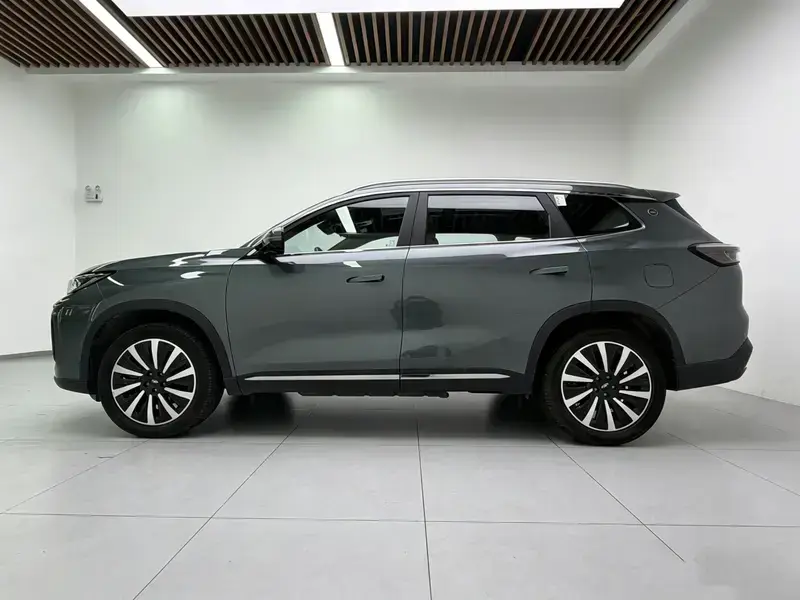 2025 Chery Fulwin T8 с пробегом 18 800 км