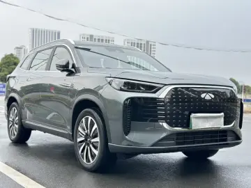 2025 Chery Fulwin T8 с пробегом 24 000 км
