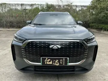 2025 Chery Fulwin T8 с пробегом 4 100 км