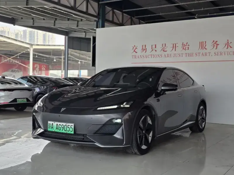 2023 Changan Deepal SL03 с пробегом 73 000 км