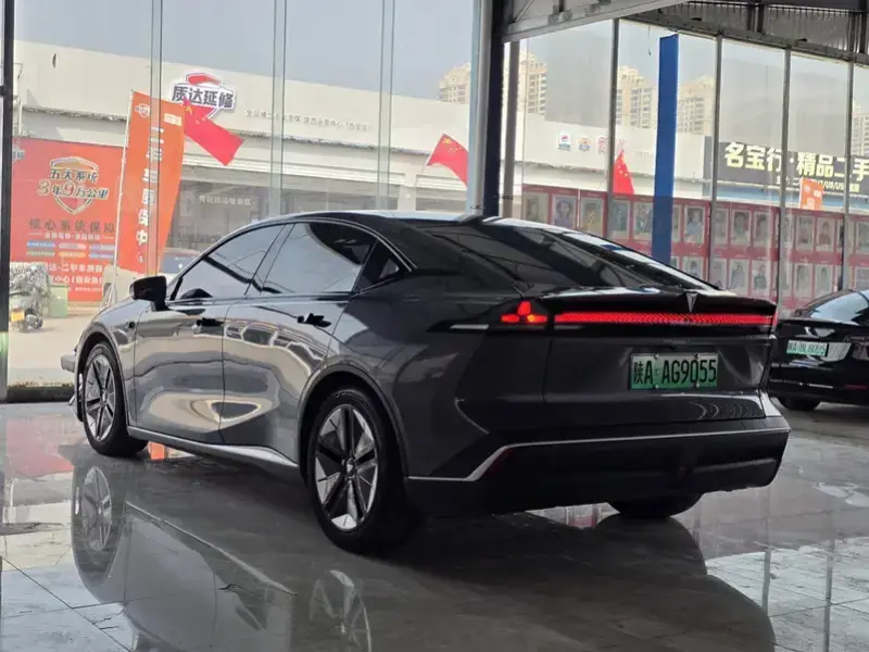 2023 Changan Deepal SL03 с пробегом 73 000 км