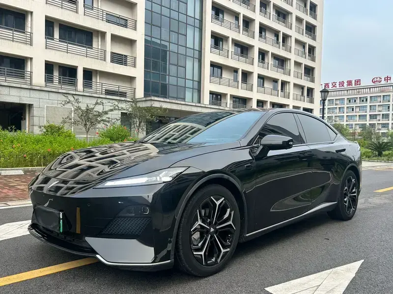 2024 Changan Deepal SL03 с пробегом 37 000 км