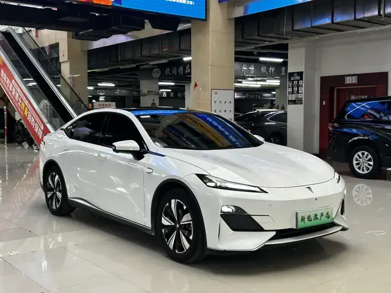 2025 Changan Deepal SL03 с пробегом 49 000 км