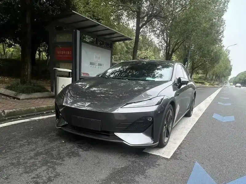 2023 Changan Deepal SL03 с пробегом 50 000 км