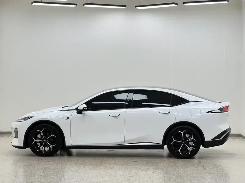 2024 Changan Deepal SL03 с пробегом 27 800 км