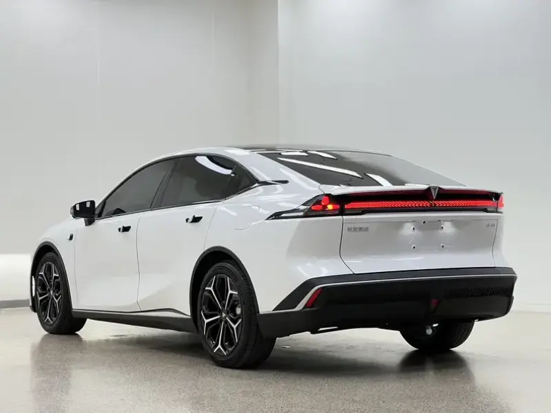 2024 Changan Deepal SL03 с пробегом 27 800 км