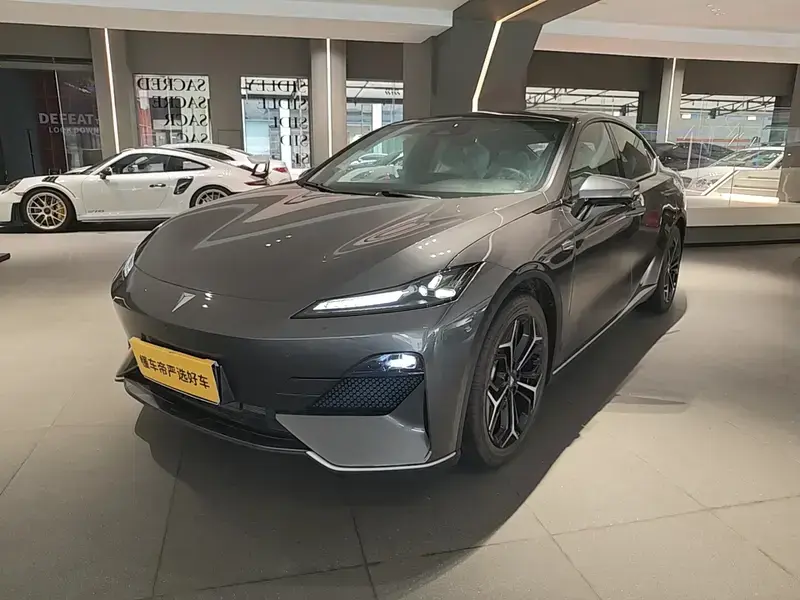 2025 Changan Deepal SL03 с пробегом 100 км