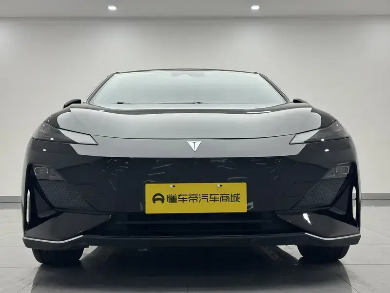 2025 Changan Deepal SL03 с пробегом 33 000 км