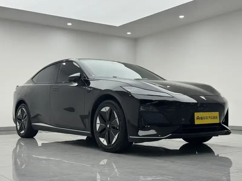 2025 Changan Deepal SL03 с пробегом 33 000 км