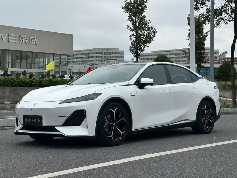 2023 Changan Deepal SL03 с пробегом 82 000 км