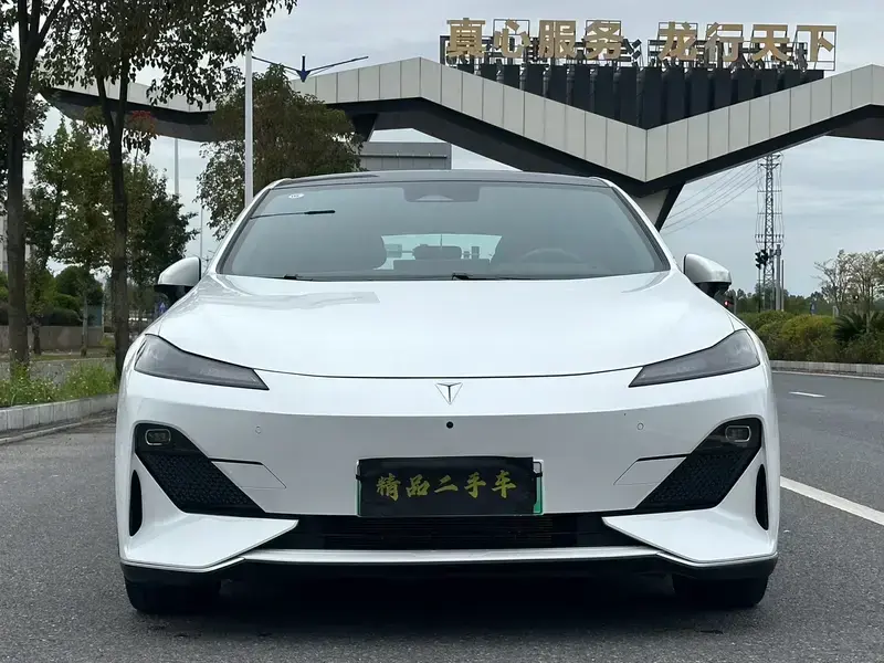 2023 Changan Deepal SL03 с пробегом 82 000 км