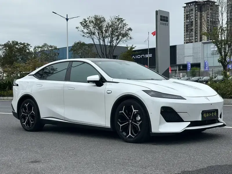 2023 Changan Deepal SL03 с пробегом 82 000 км