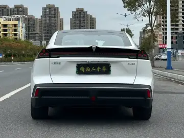 2023 Changan Deepal SL03 с пробегом 82 000 км