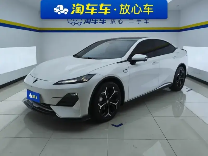2025 Changan Deepal SL03 с пробегом 27 000 км