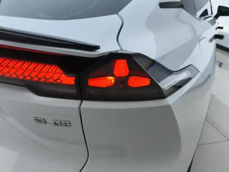 2025 Changan Deepal SL03 с пробегом 27 000 км