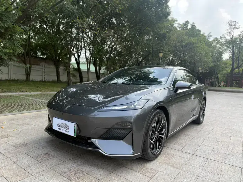 2024 Changan Deepal SL03 с пробегом 30 000 км