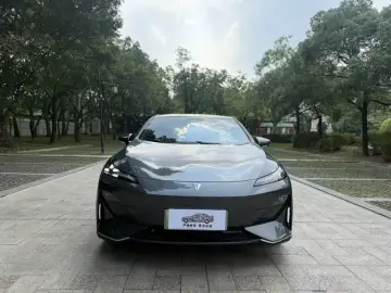 2024 Changan Deepal SL03 с пробегом 30 000 км