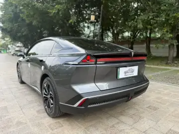 2024 Changan Deepal SL03 с пробегом 30 000 км