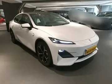 2025 Changan Deepal SL03 с пробегом 100 км