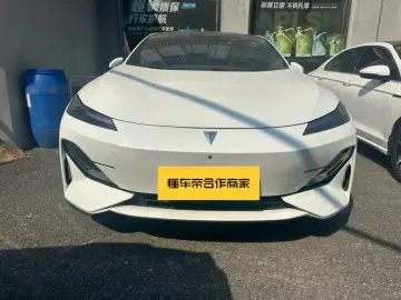 2025 Changan Deepal SL03 с пробегом 27 000 км