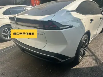 2025 Changan Deepal SL03 с пробегом 27 000 км
