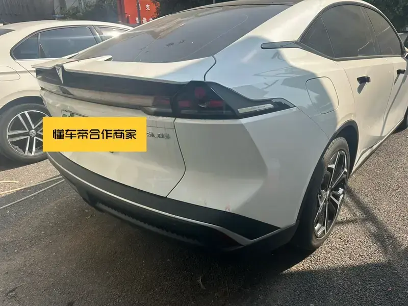 2025 Changan Deepal SL03 с пробегом 27 000 км